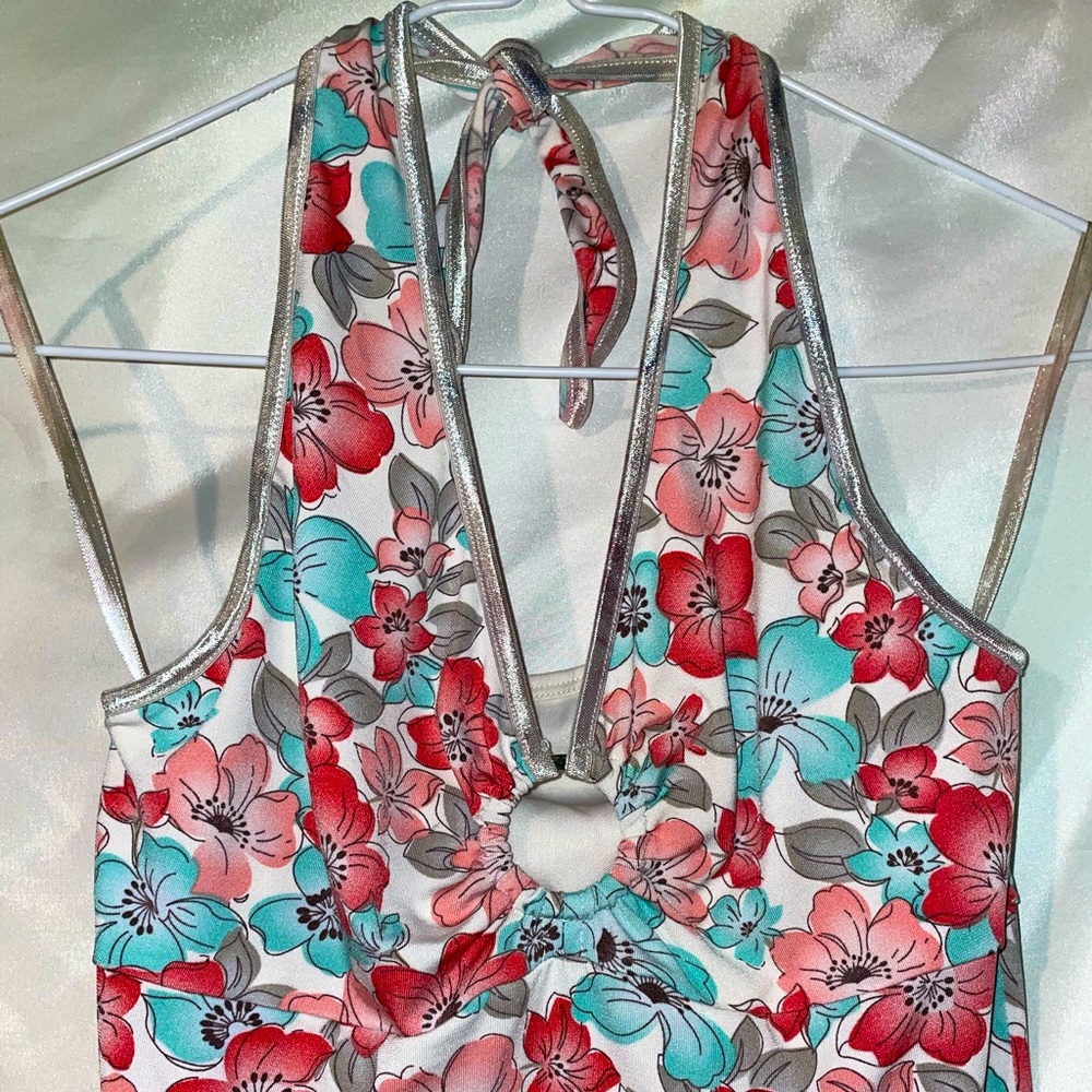 Cute pink & blue flower printed
mini dress!
